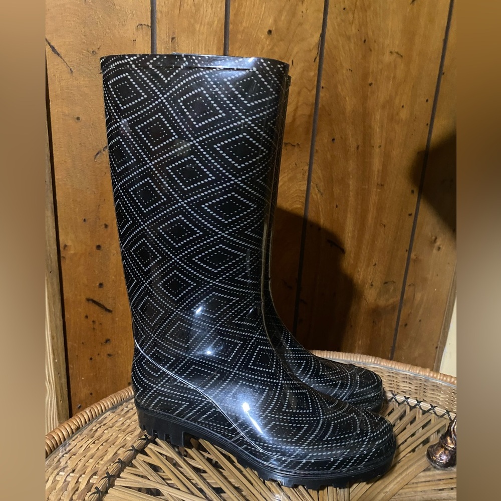Gold toe Black and Gray Patterned Rain Boots 8